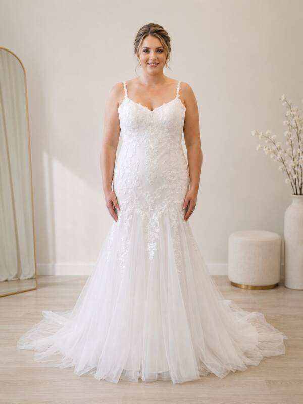 Private Label "Ella" (Landa Collection) Beaded Lace and Tulle Trumpet Wedding Gown – Size 14 (SKU DMB033)