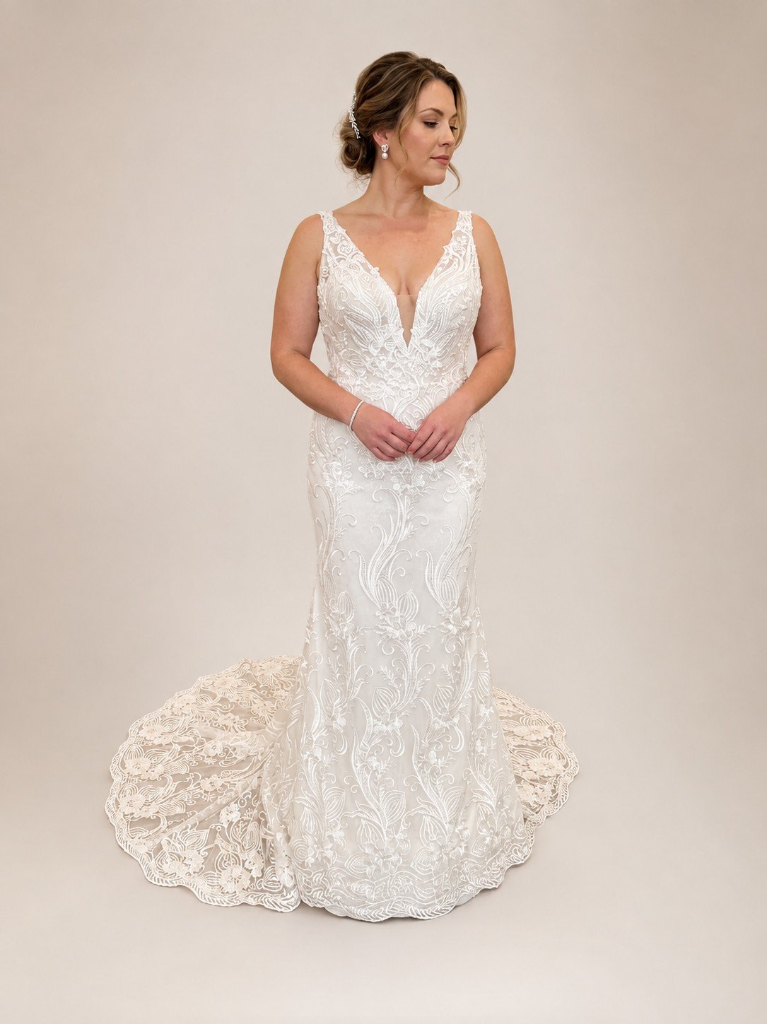 Evelyn-Stella Private Label Floral Embroidered Lace Wedding Dress - Size 14