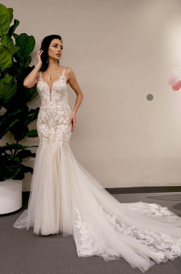 The “Ava” Gown: Romantic Lace Fit-and-Flare with a Dramatic Tulle Train