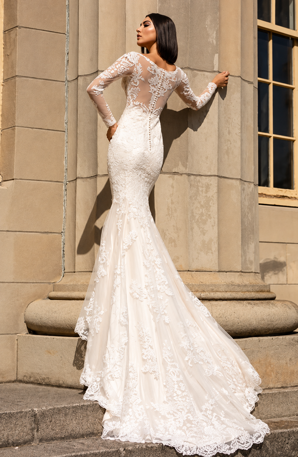 A&V 9W8032A (Lore Group)- Lucia Size 18 Long Sleeve Lace Wedding Dress - Image 3